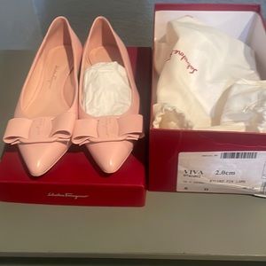Salvador Ferragamo viva shoes 38 B